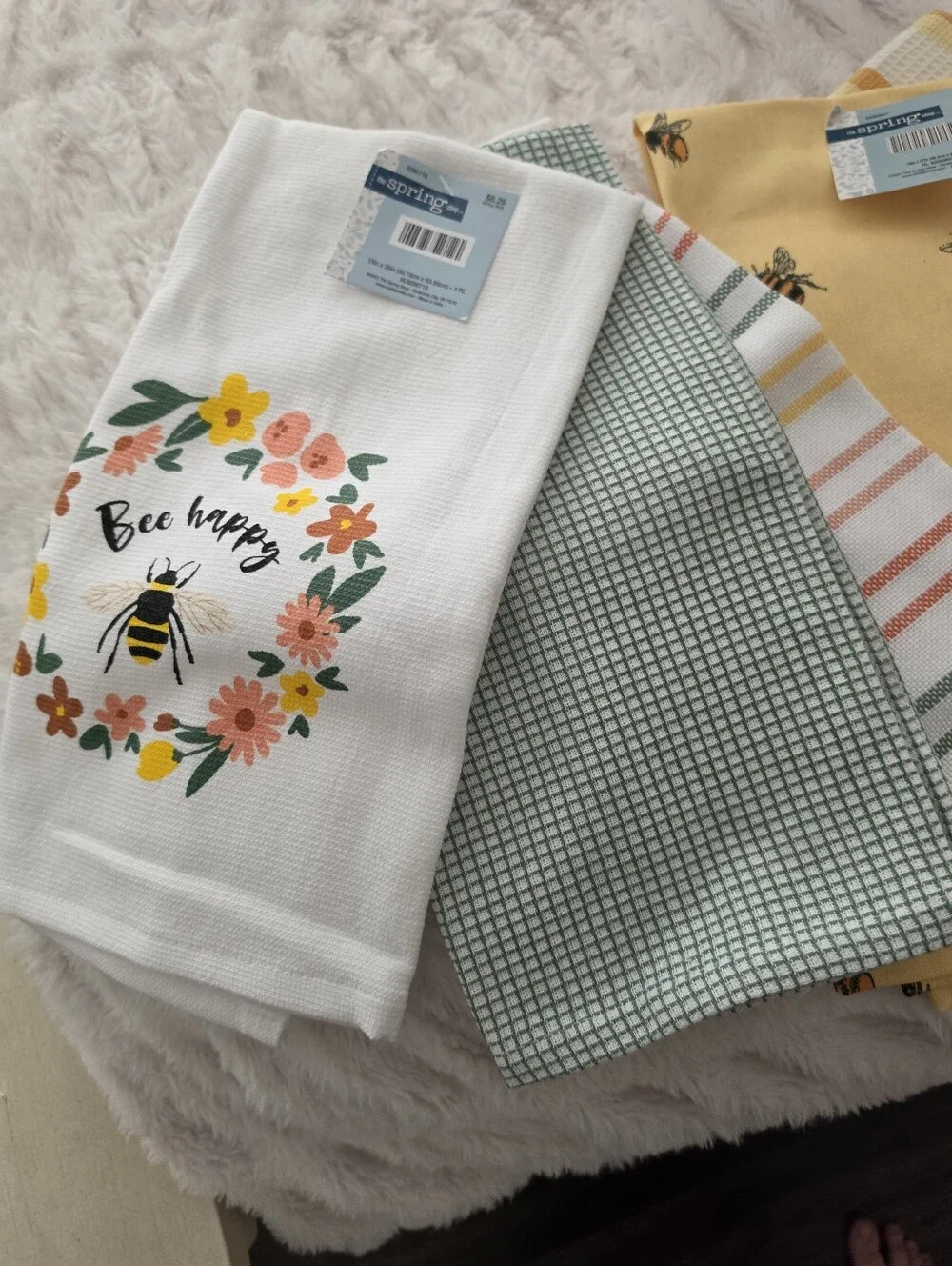 Set Of 5 NWT Hobby Lobby Spring Bee Themed Kitchen Towels